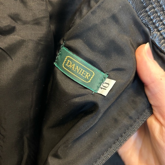 Vintage Danier Leather Skirt - Picture 6 of 9